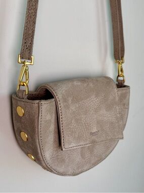 Hammitt Los Angeles Neil Crossbody | Taupe Nubuck | Gold Hardware | Vintage 2021